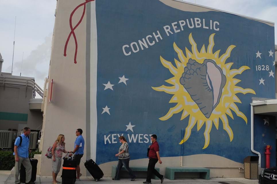 Det Er Snart 50 År Siden, At Florida Keys Løsrev Sig Fra USA Og For Én Dag Blev Conch Republic, Men Republikken Er Ikke Glemt Og Uafhængighedsdagen Markeres Stadig. Foto. Judith Betak
