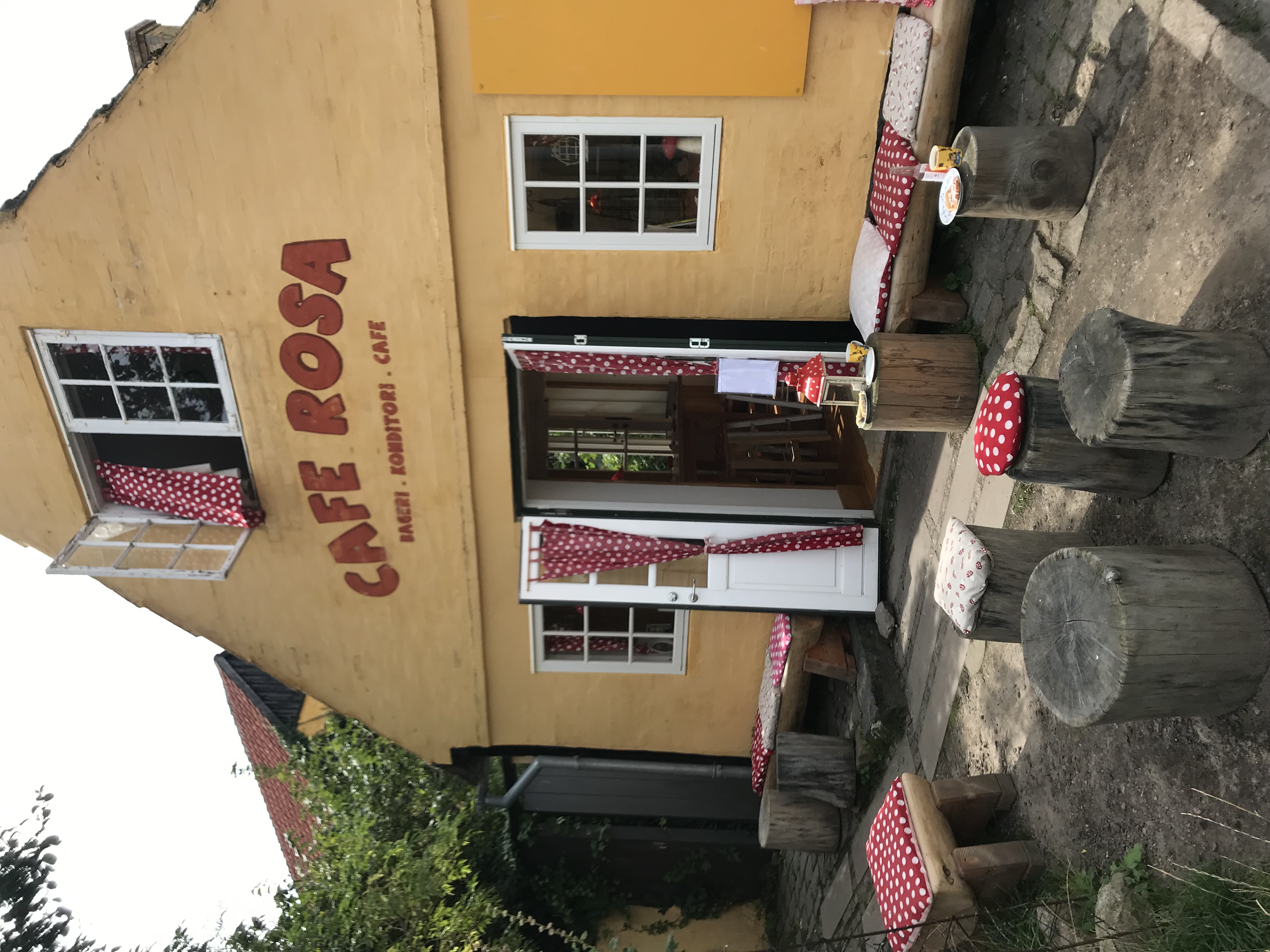 Cafe Rosa I Gudhjem Er Et Af Flere Kvalitetsbagerier På Bornholm. Foto. Søren Sorgenfri