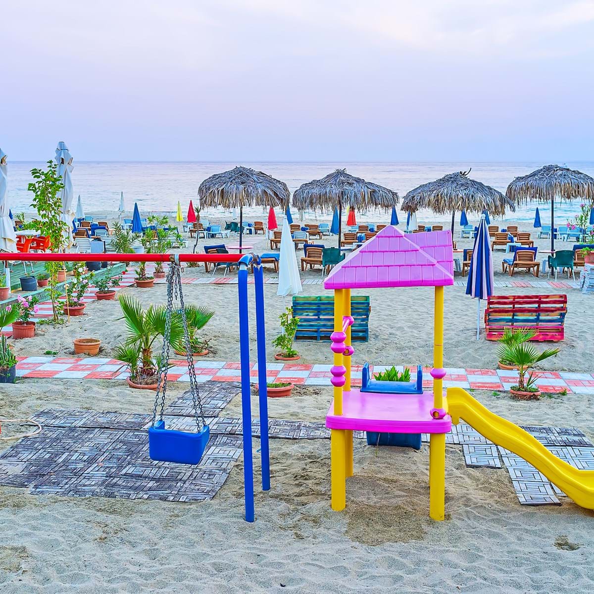 Legeplads på strand i Alanya