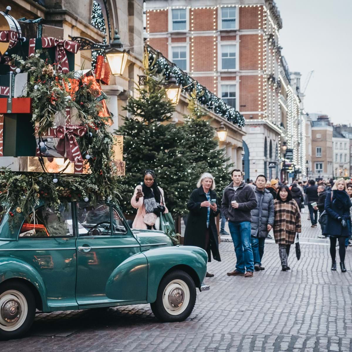 De Smukkeste Og Mest Fantasifulde Juleudstillinger Finder Man Som Regel I Covent Garden. Foto. Alena Kravchenko