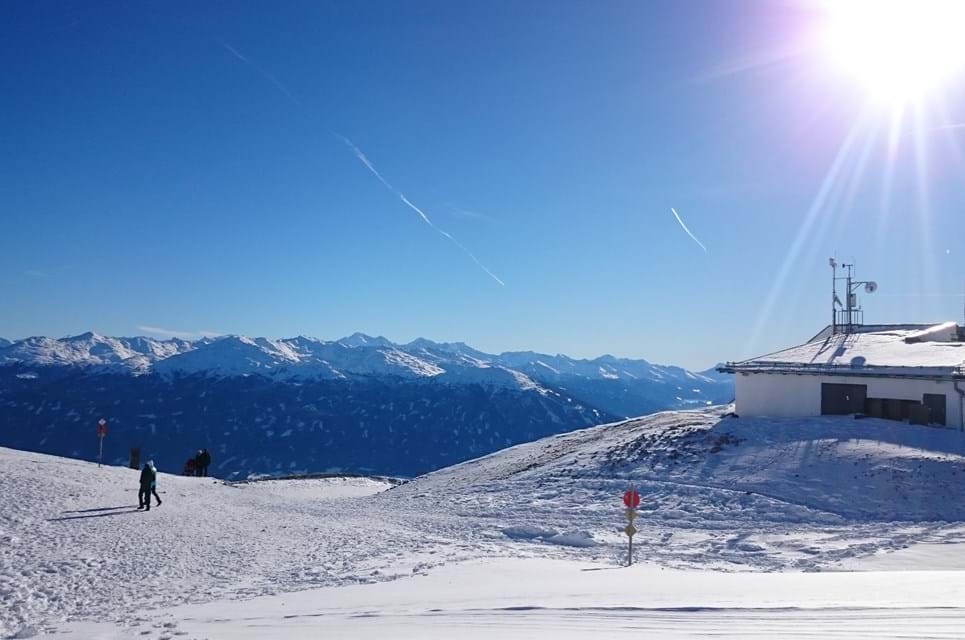 Nordkette Er Et Populært Ski Område Nær Innsbruck. Foto. Patrimonio Designs Limited