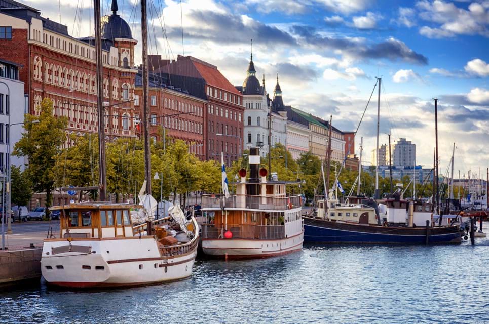 En Storbyferie I Smukke Helsinki Kan Kombineres Med Flotte Endagsture. Foto. Dreamstime.