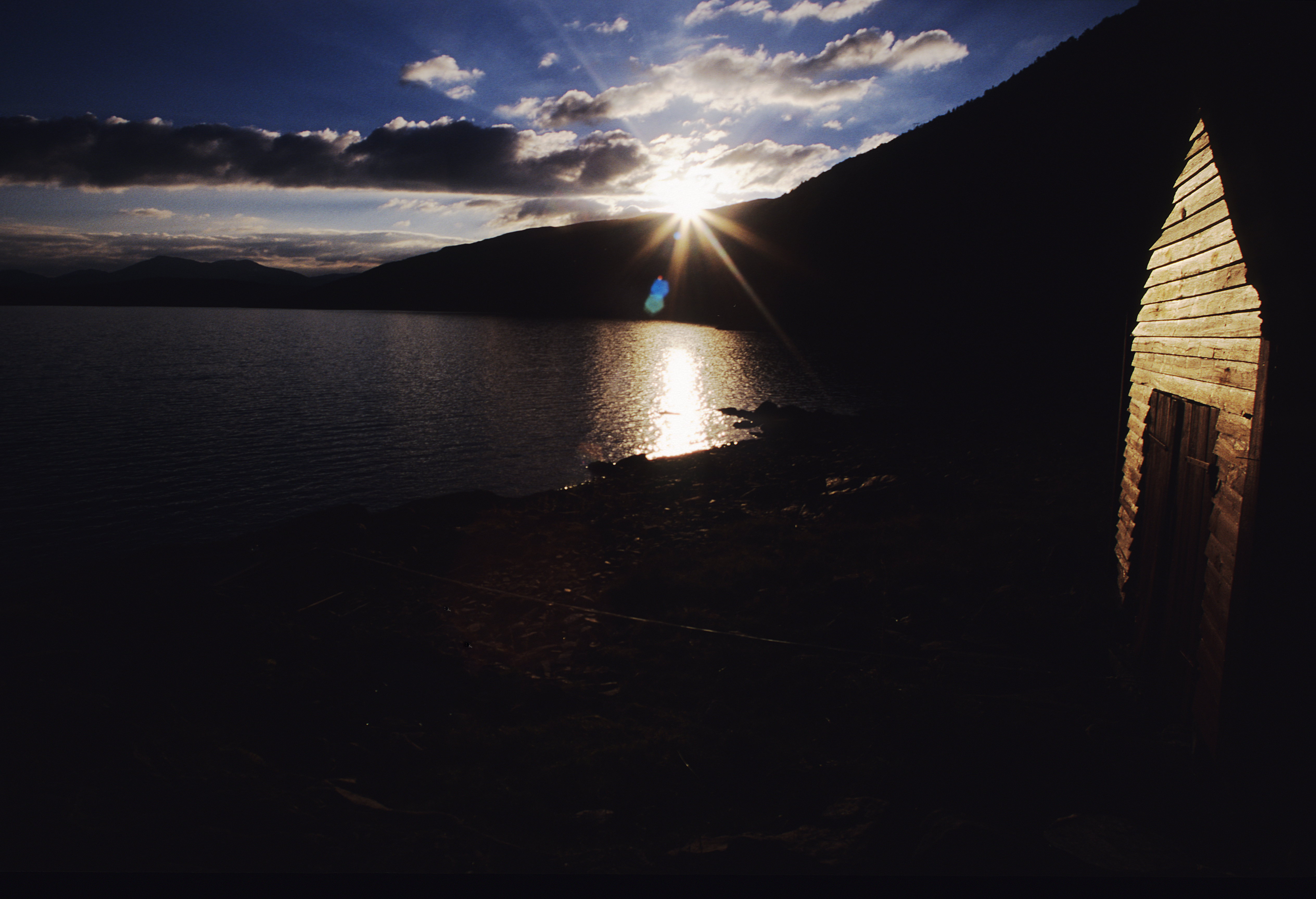 Vi Har Lejet En Hytte Og Fanger Dagens Sidste Lys. I Morgen Venter Kajakeventyret. Foto. Steve Thomas