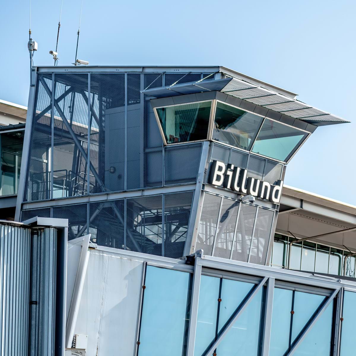 27 Aug 2021 Forplads Billund Logo På Tårn Oliver Kielstrup