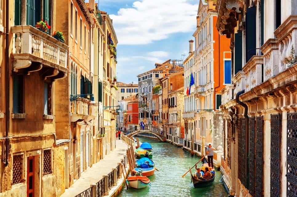 Shutterstock 403253374