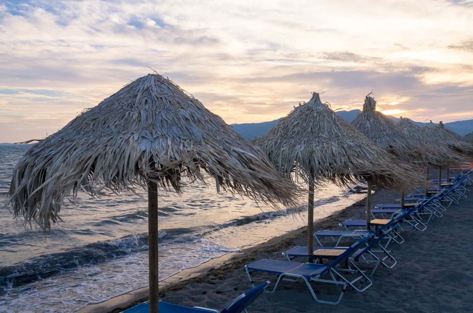 Solen Går Ned Over Endnu En Skøn Feriedag På Lesbos Mytilini Og Øens Mange Strande. Foto. Gremoni Dreamstime.Com