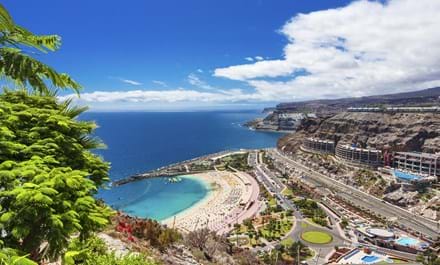 Gran Canaria Er En Ideel Blanding Af Flotte Strande, Smuk Natur Og Forrevne Klippepartier Og Bjerge. Foto. Mario Cupkovic Dreamstime.Com