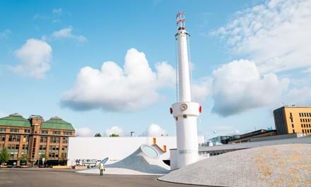 Helsinki Er Ikke Bange For Anderledes Arkitektur. Seneste Skud På Stammen Er Kunstmuseet Amos Rex, Der Minder Om Et Månelandskab. Foto. Sanga Park