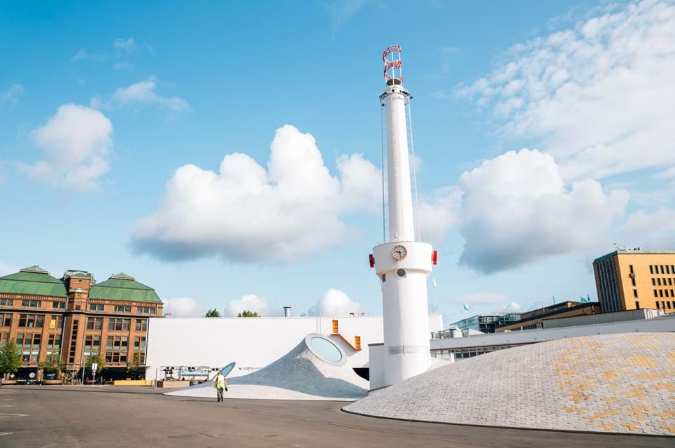 Helsinki Er Ikke Bange For Anderledes Arkitektur. Seneste Skud På Stammen Er Kunstmuseet Amos Rex, Der Minder Om Et Månelandskab. Foto. Sanga Park