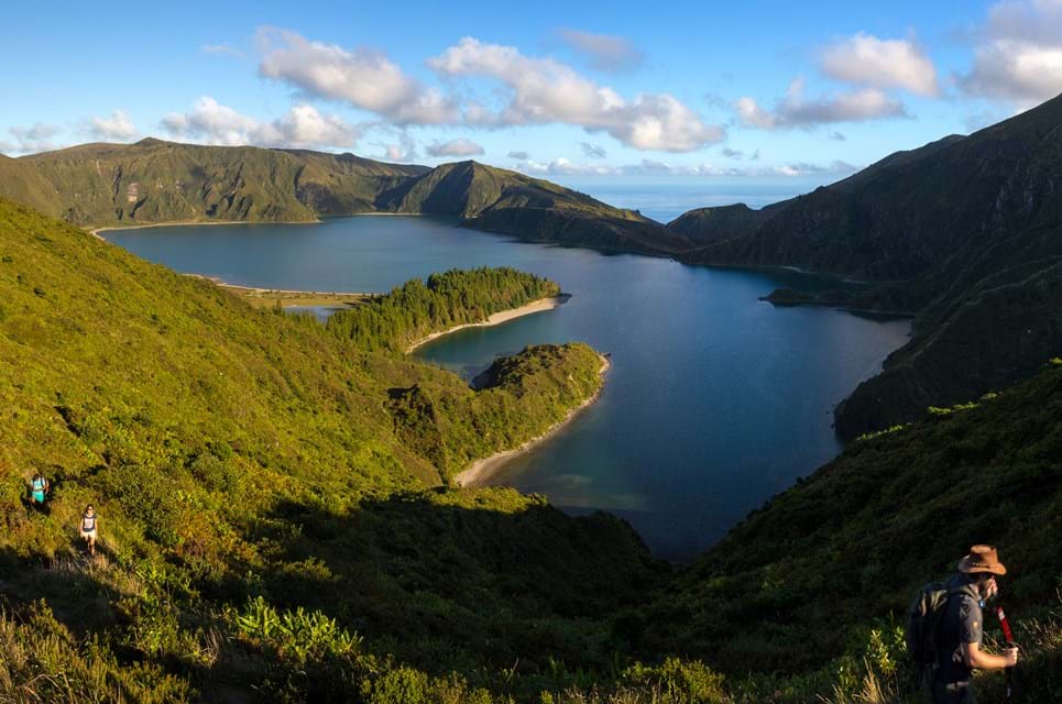 Vulkansøen Lagoa Do Fogo Er Et Must See På Azorerne. Foto. Bruno Ismael Da Silva Alves Dreamstime.Com