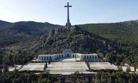 Monumenter Og Udsigt Fra San Lorenzo De El Escorialjose Er I En Klasse For Sig. Foto. Luis Abia.