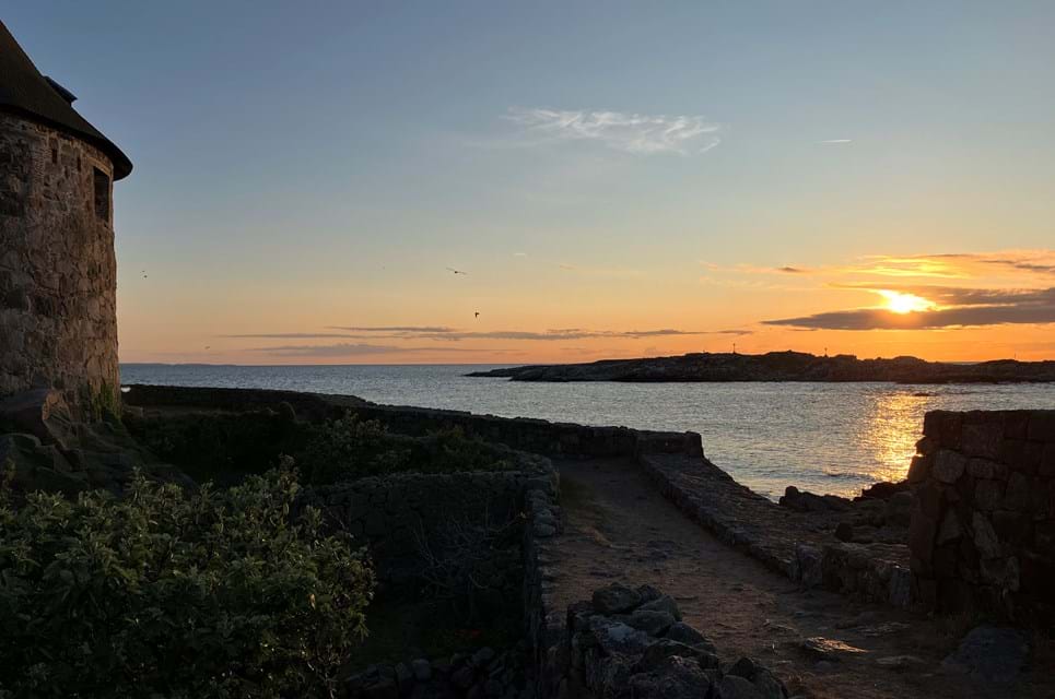 Solnedgangen Over Ertholmene Er Ren Magi Med Smukke Farver. Foto. Søren Sorgenfri