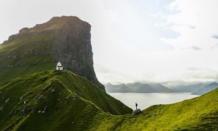 Turen Til Fyret På Kalsoy Er Bogstavelig Talt Bjergtagende. Foto. Dylan Shaw