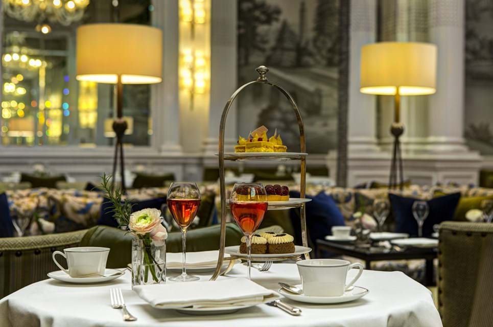 Edinburgh. Foto. The Balmoral Afternoon Tea At Palm Court Balmoral PR