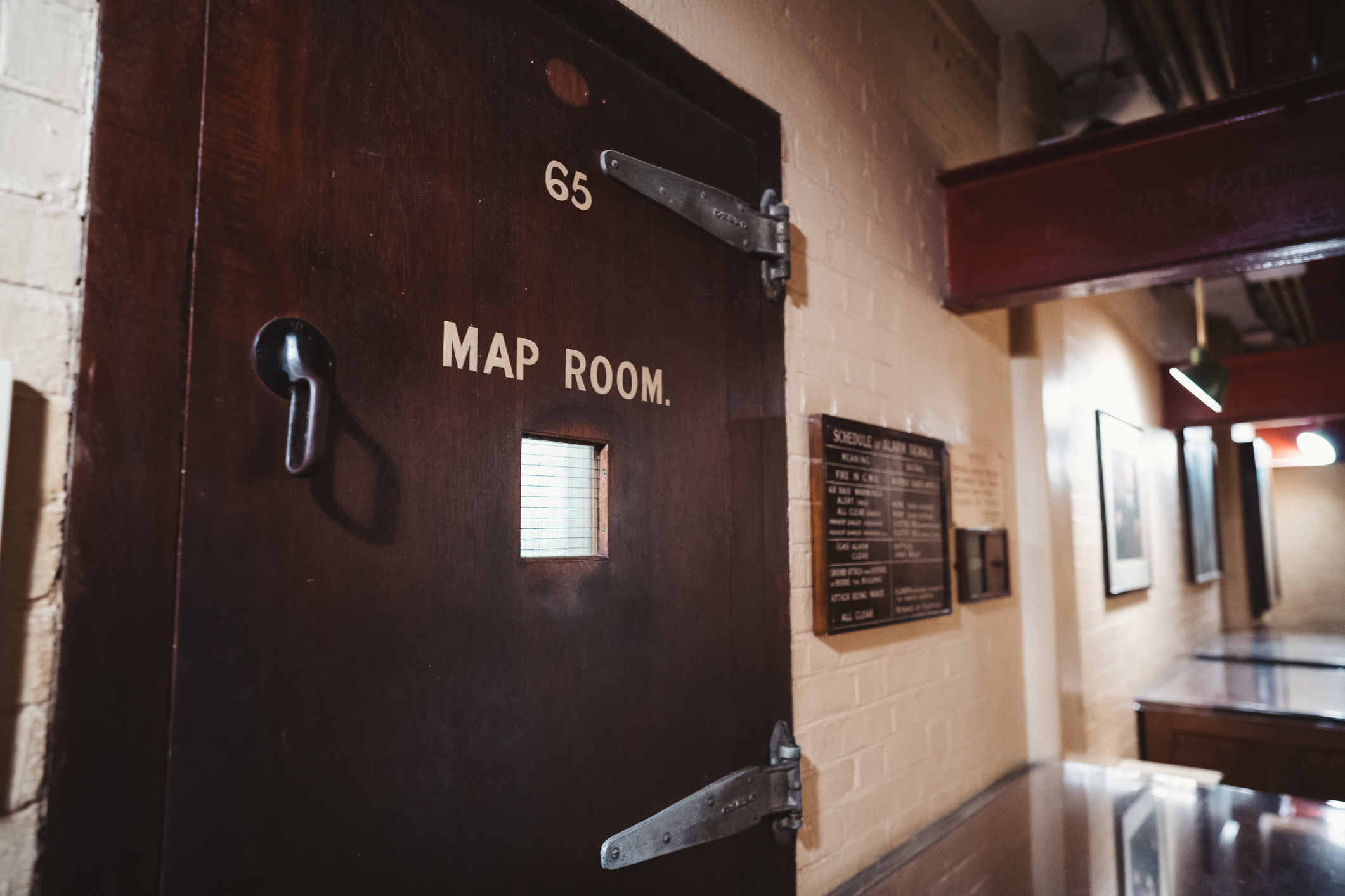 Det Er En Klaustrofobisk Oplevelse At Gå Rundt I Churchill War Rooms Små Trange Rum Og Lokaler. Foto Smut Koalex Photo.