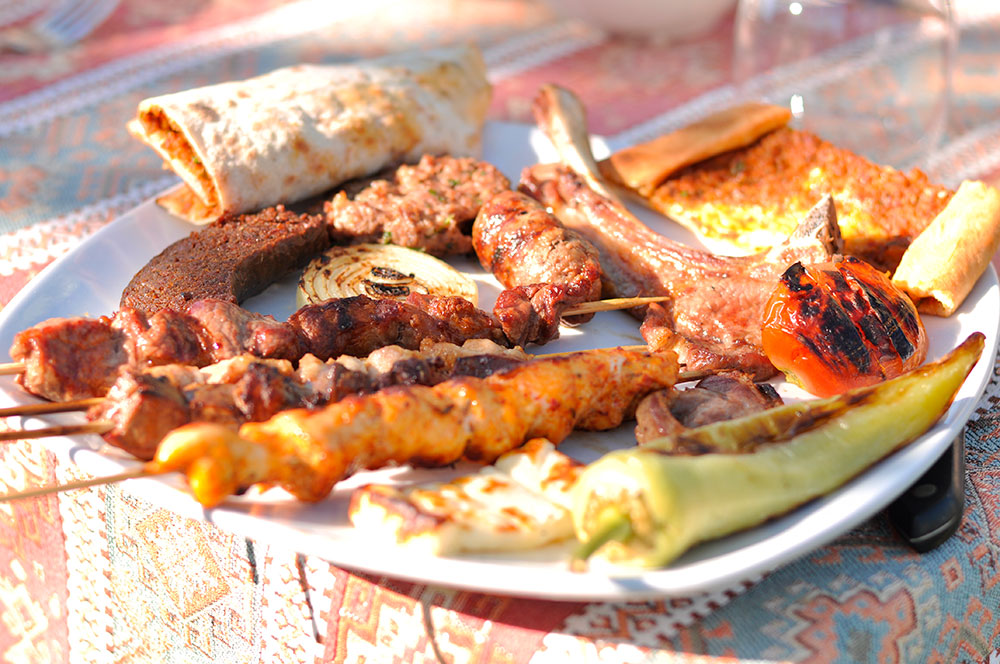 Traditionel Cyrpiotisk Meze Og Et Mix Af Koed