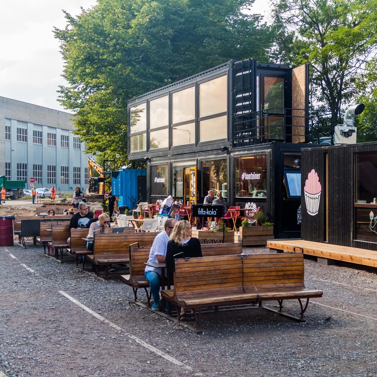 Telliskivi Er Tallinns Kreative Hot Spot Med Graffiti Og Gadekunst Og Mange Hyggelige Cafeer. Foto. Dreamstime